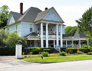 Ehrhardt Hall Bed & Breakfast